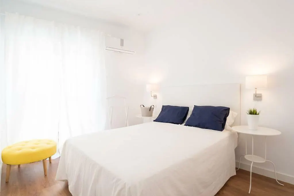 Lyrioshomes Malaga Cervantes