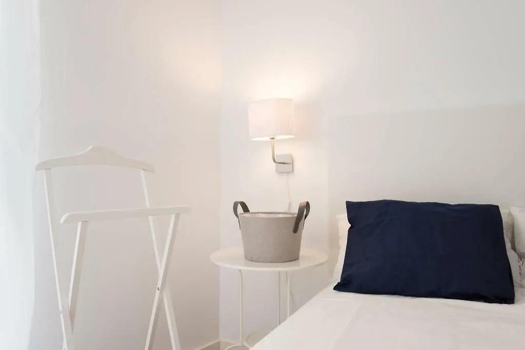 Lyrioshomes Malaga Cervantes